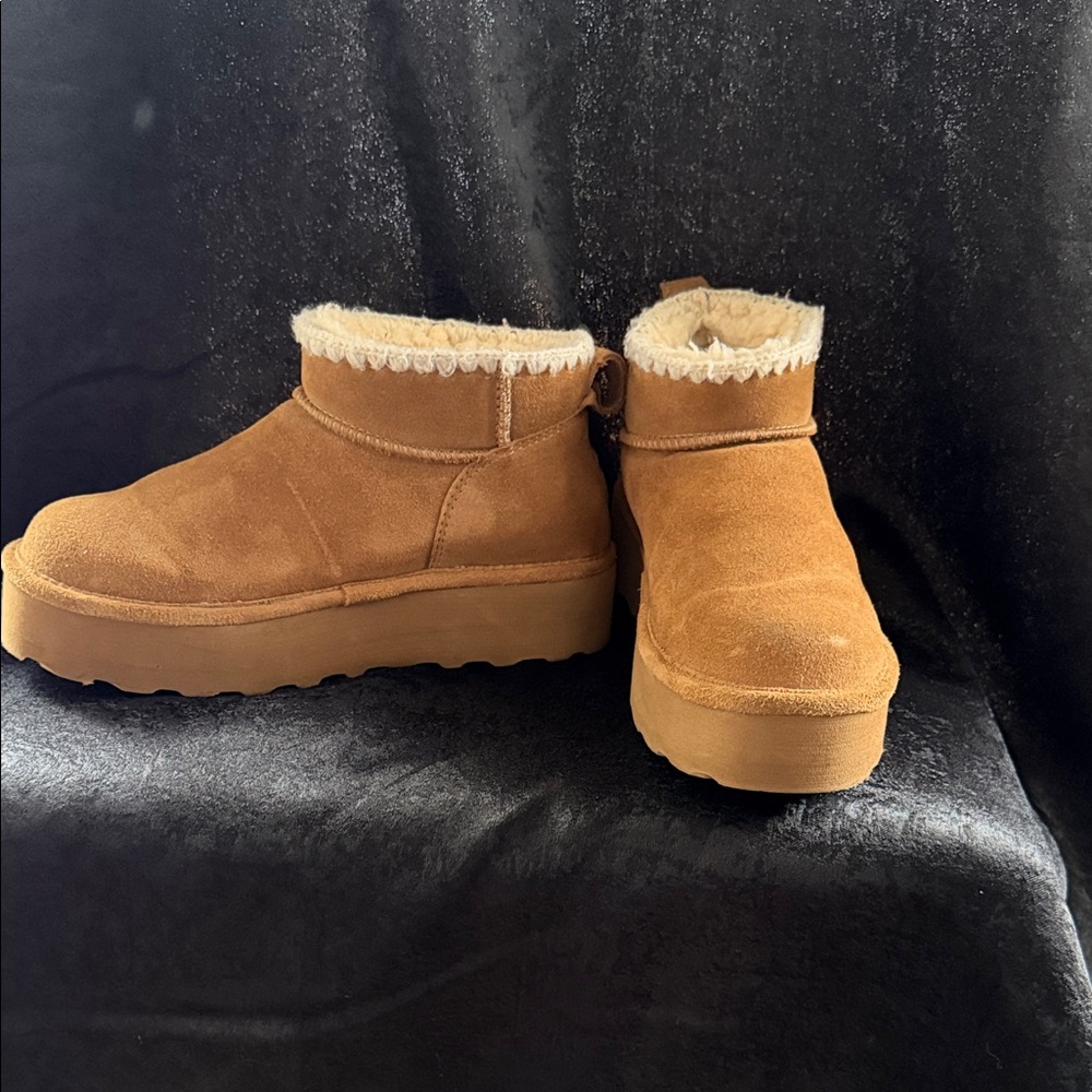 BearPaw Brown Retro Shortie Platform bootie with Shearling Lining
